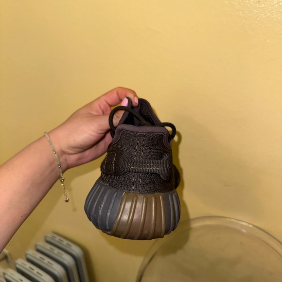 Yeezy - Picture 7 of 11